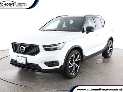 Used 2022 Volvo XC40 T5 R-Design