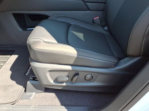New 2026 Nissan Pathfinder SL AWD/4WD image 7