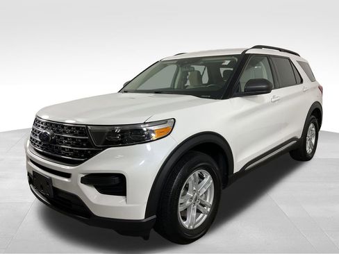 Used 2023 Ford Explorer XLT w/ Class IV Trailer Tow Package AWD/4WD image 4