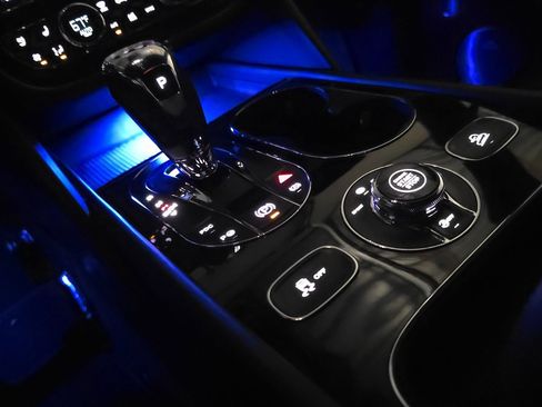 Used 2020 Bentley Bentayga Design Series image 62