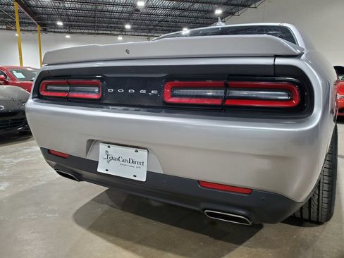 Used 2018 Dodge Challenger SXT Plus RWD image 38