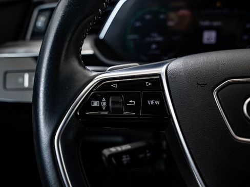 Used 2021 Audi e-tron Prestige w/ Prestige Package image 30