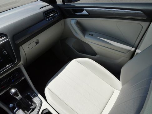 Used 2023 Volkswagen Tiguan SE R-Line AWD/4WD image 11