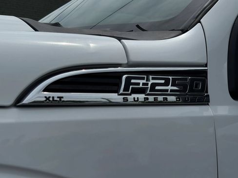 Used 2015 Ford F250 XLT AWD/4WD image 11