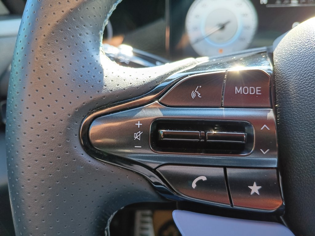 Used 2023 Hyundai Elantra N FWD image 5