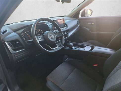 Used 2023 Nissan Rogue SV FWD image 9