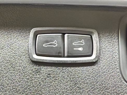 Certified 2026 Porsche Macan AWD/4WD image 13