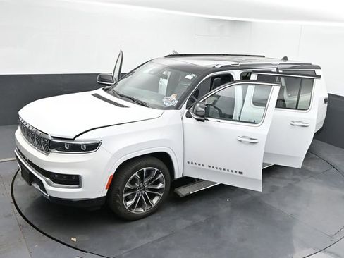 Used 2024 Jeep Grand Wagoneer L Series III image 67