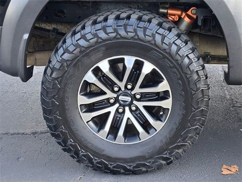 Used 2019 Ford F150 Raptor image 12