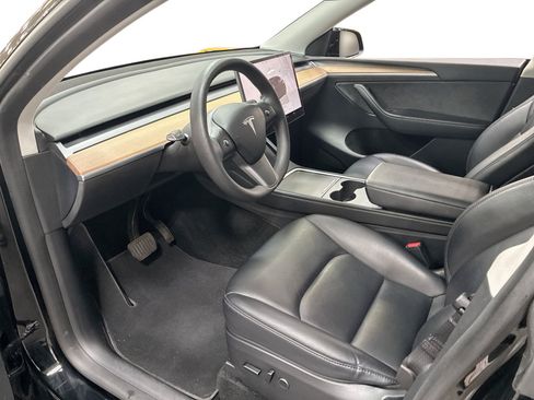 Certified 2023 Tesla Model Y Long Range AWD/4WD image 9