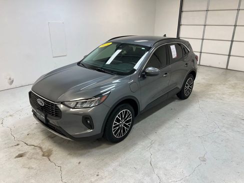 Used 2024 Ford Escape SE image 5
