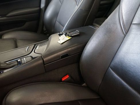 Used 2018 Cadillac CTS Vsport Premium Luxury RWD image 32