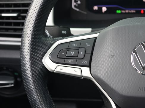 Used 2022 Volkswagen Atlas SEL Premium image 18