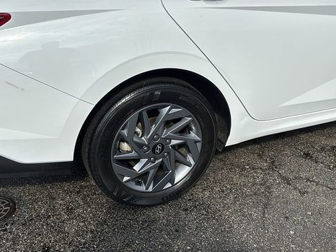 Used 2024 Hyundai Elantra SEL image 8