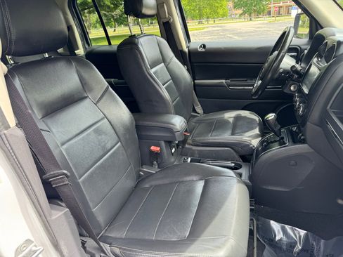 Used 2012 Jeep Patriot Limited w/ Sun/Sound Group image 33