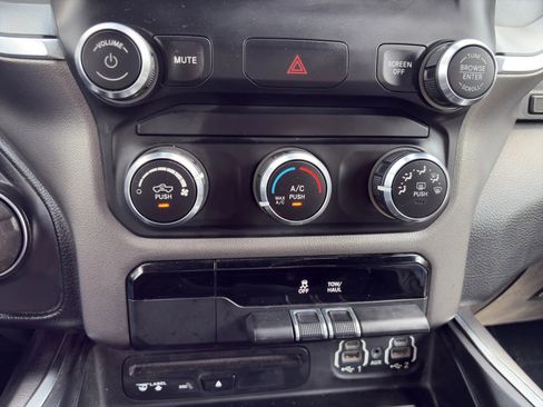 Used 2019 RAM 1500 Big Horn RWD image 14