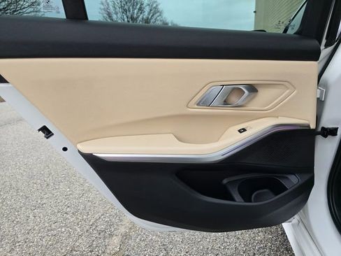 Used 2021 BMW 330i xDrive Sedan w/ Convenience Package image 25