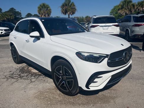 Used 2026 Mercedes-Benz GLC 300 4MATIC image 4