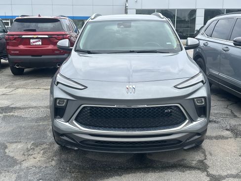 Used 2024 Buick Encore GX Sport Touring AWD/4WD image 2
