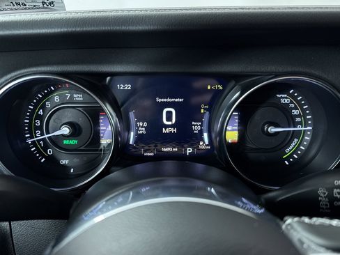 Used 2021 Jeep Wrangler Unlimited Sahara w/ Cold Weather Group image 14