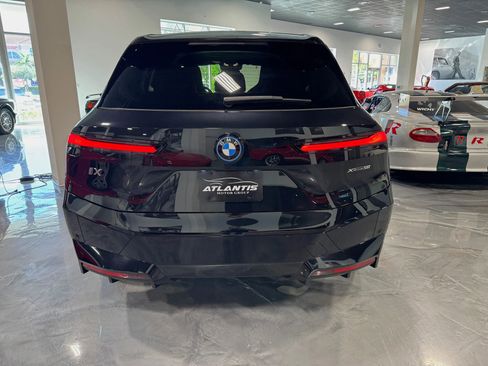 Used 2023 BMW iX xDrive50 w/ Sport Package image 5