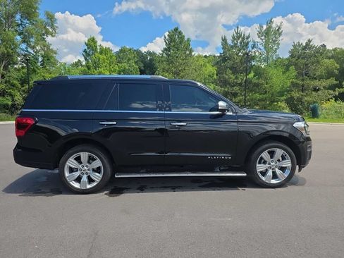 Used 2024 Ford Expedition Platinum AWD/4WD image 4