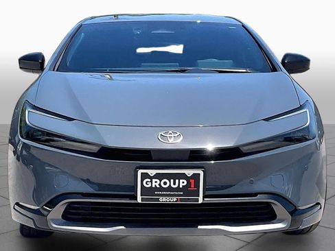 Used 2024 Toyota Prius XLE FWD image 4