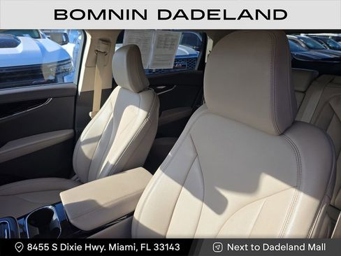 Used 2023 Lincoln Nautilus Standard image 16