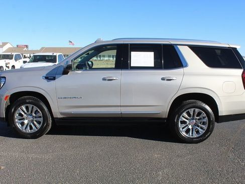 Used 2021 GMC Yukon Denali w/ Advanced Technology Package image 12