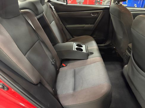Used 2017 Toyota Corolla LE w/ Carpet Mat Package (TMS) FWD image 18