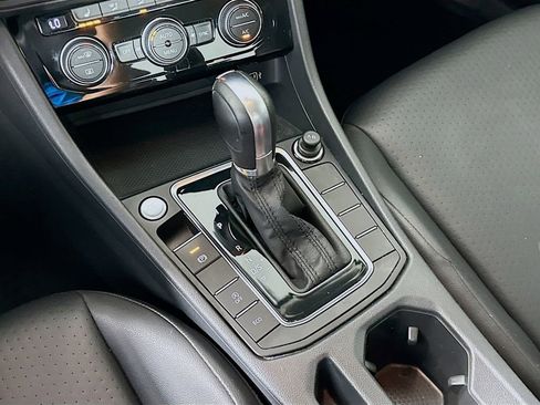 Used 2019 Volkswagen Jetta SE image 16