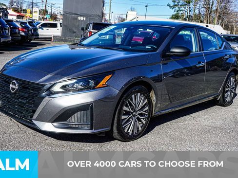 Used 2024 Nissan Altima 2.5 SV image 3