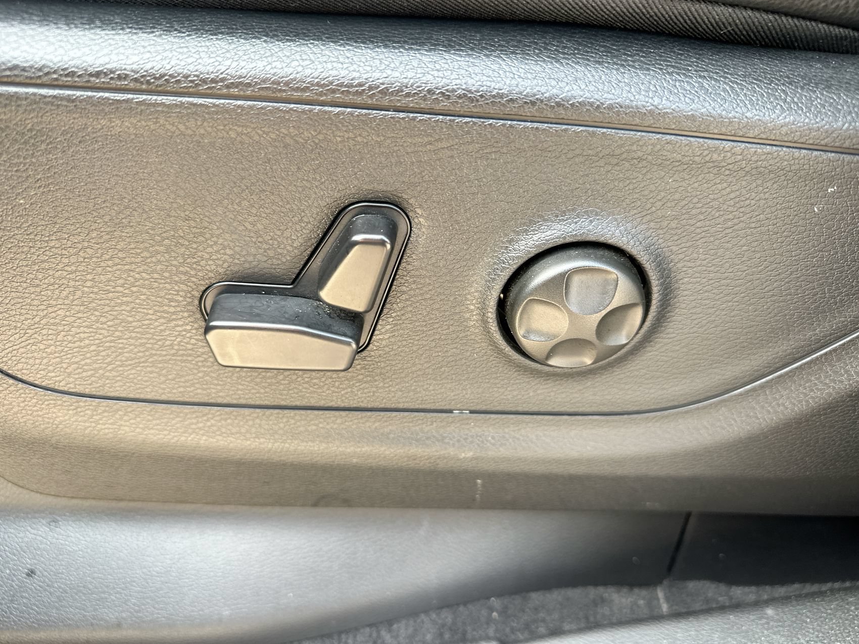 Used 2025 RAM 1500 RHO AWD/4WD image 12