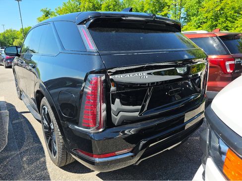 Used 2025 Cadillac Escalade IQ Sport 1 w/ Smart Trailering package AWD/4WD image 4