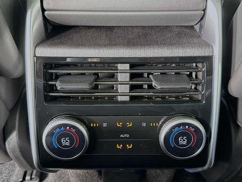 New 2025 Land Rover Range Rover SE image 25