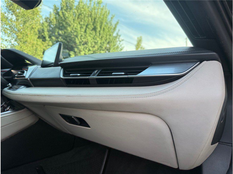 Used 2015 BMW i8 AWD/4WD image 36