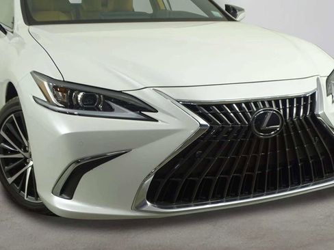 Used 2024 Lexus ES 350 w/ Premium Package image 39