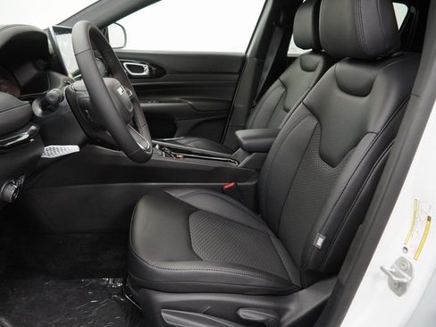 New 2026 Jeep Compass Latitude AWD/4WD image 15