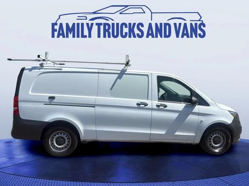 Used 2023 Mercedes-Benz Metris image 6