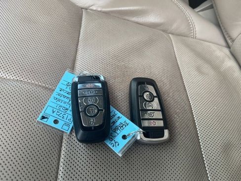 Used 2021 Lincoln Aviator Reserve w/ Equipment Group 202A image 3