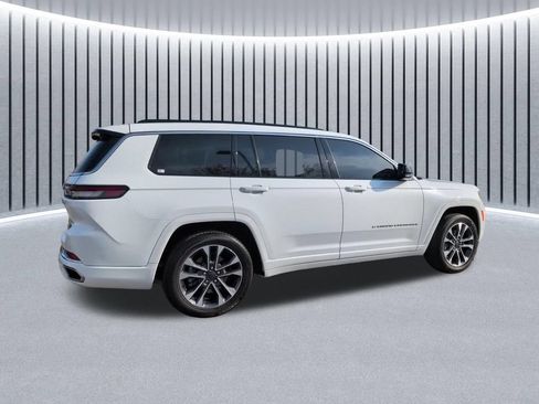 Used 2025 Jeep Grand Cherokee L Overland w/ Luxury Tech Group IV AWD/4WD image 5