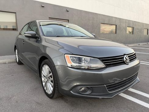 Used 2011 Volkswagen Jetta SEL image 8