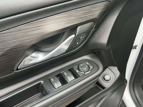 Certified 2023 GMC Terrain SLE w/ Driver Convenience Package image 18