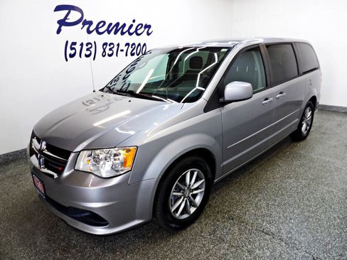 Used 2016 Dodge Grand Caravan SE FWD image 1