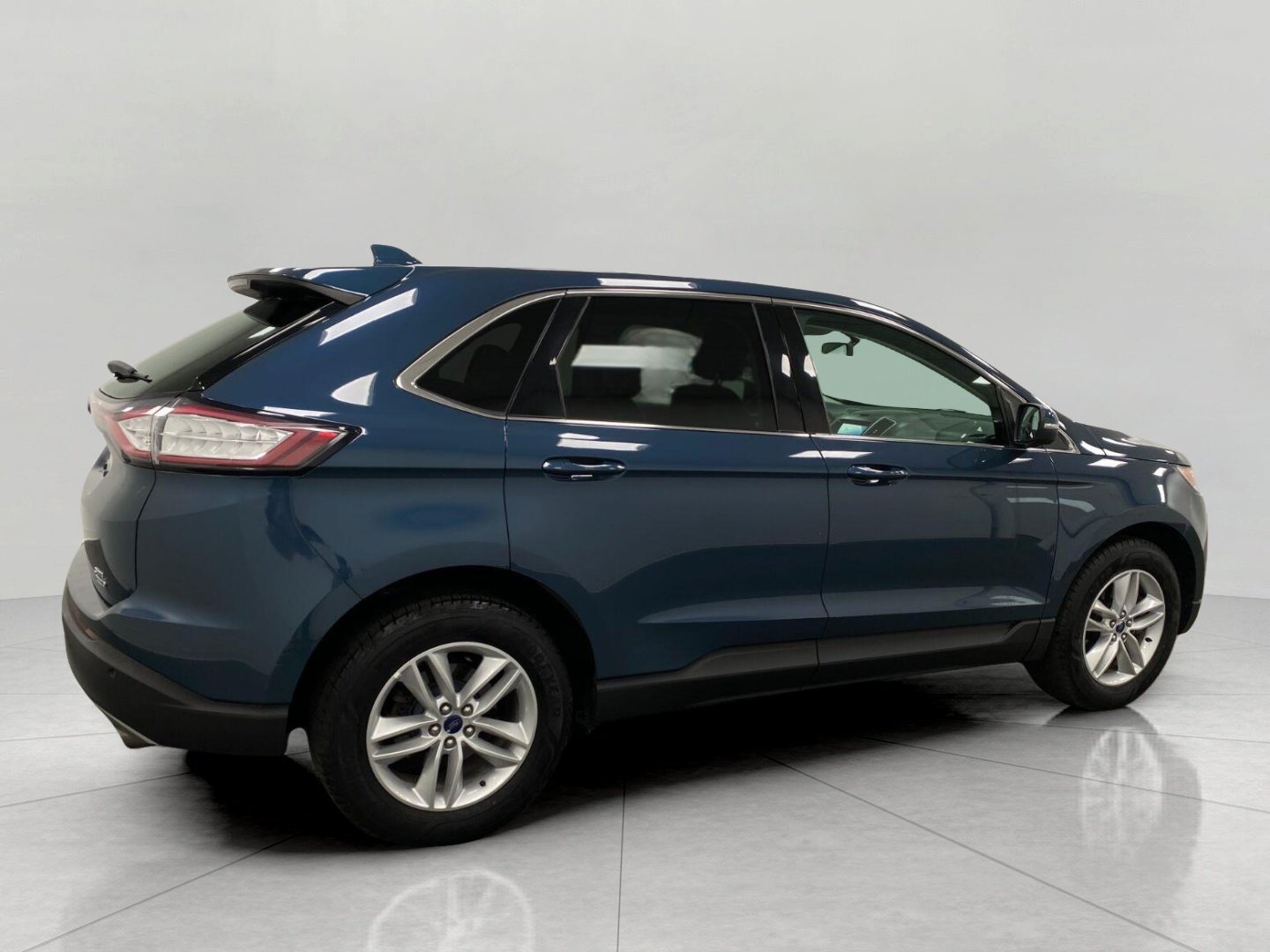 Used 2016 Ford Edge SEL w/ Equipment Group 201A AWD/4WD image 3