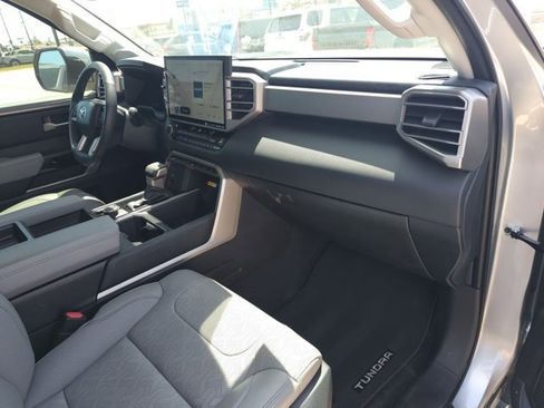 Used 2024 Toyota Tundra Limited AWD/4WD image 20