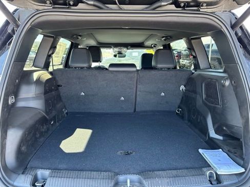 New 2026 Jeep Cherokee Overland w/ Trailer Tow Group AWD/4WD image 17