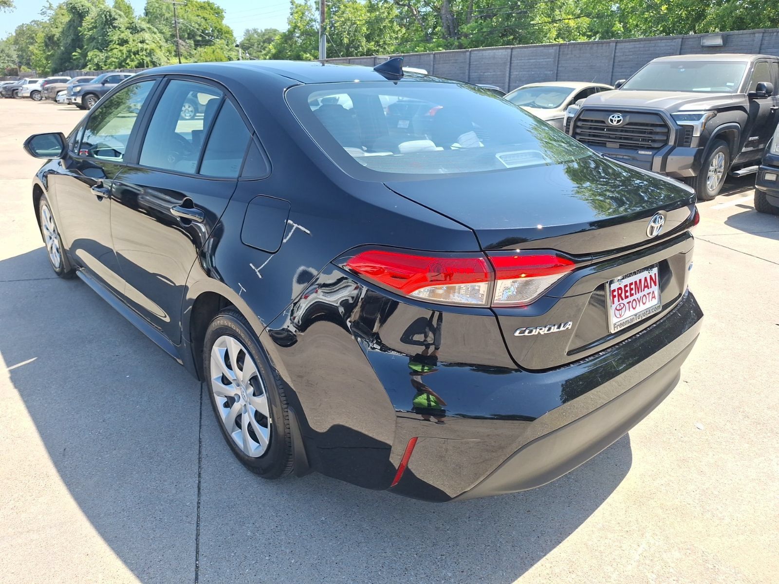 Used 2026 Toyota Corolla LE FWD image 4