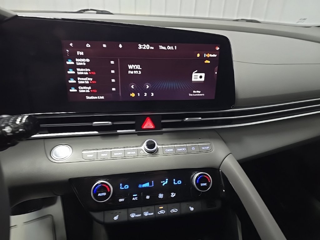 Used 2023 Hyundai Elantra SEL w/ Convenience Package FWD image 25