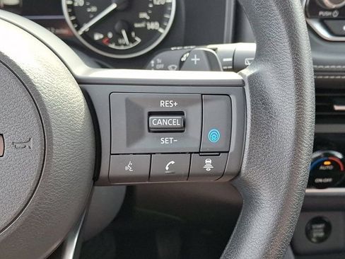 Used 2024 Nissan Rogue SV image 26